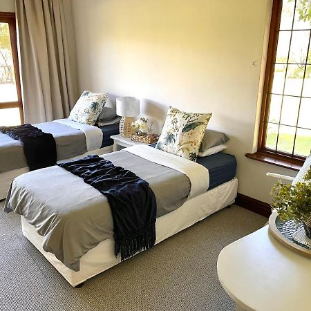 Porterfield Guest House, Champagne Valley ภายนอก รูปภาพ
