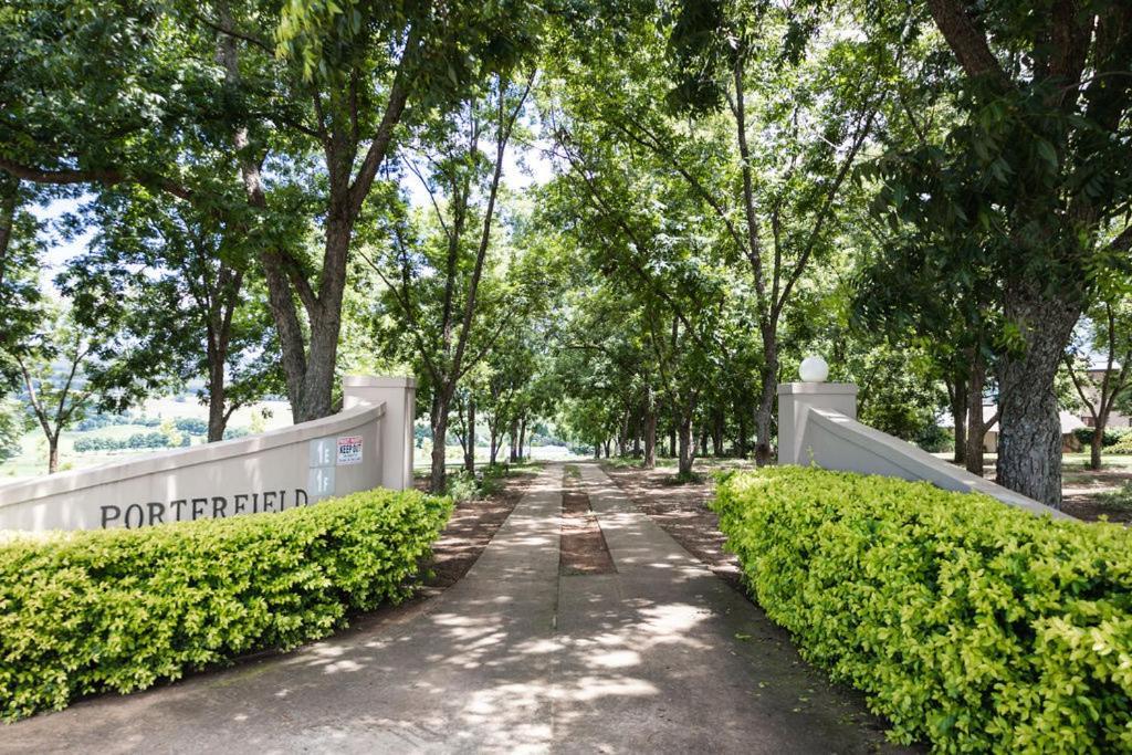 Porterfield Guest House, Champagne Valley ภายนอก รูปภาพ