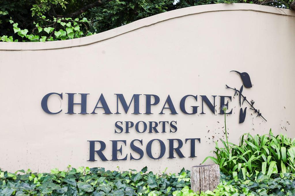 Porterfield Guest House, Champagne Valley ภายนอก รูปภาพ