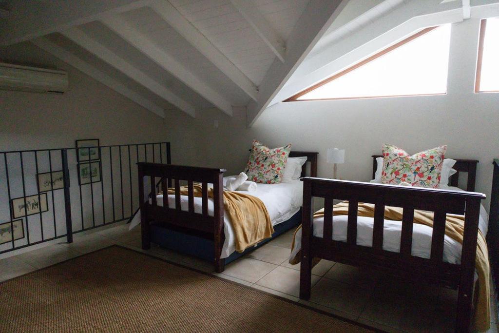 Porterfield Guest House, Champagne Valley ภายนอก รูปภาพ