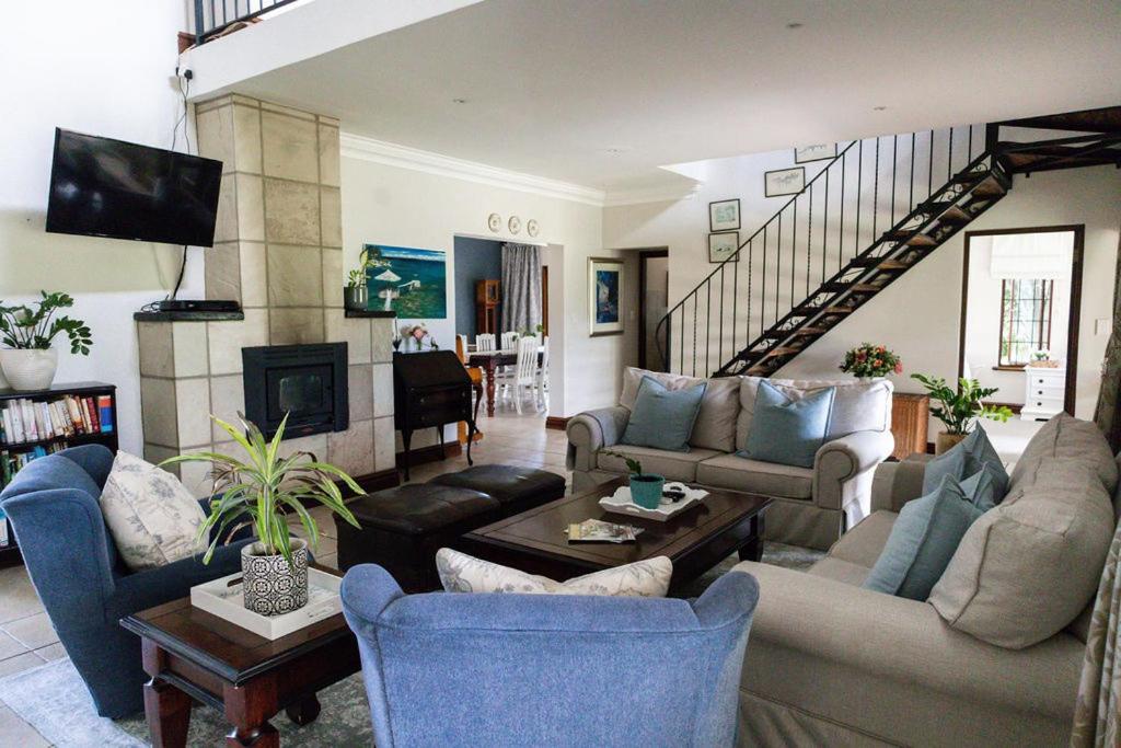 Porterfield Guest House, Champagne Valley ภายนอก รูปภาพ