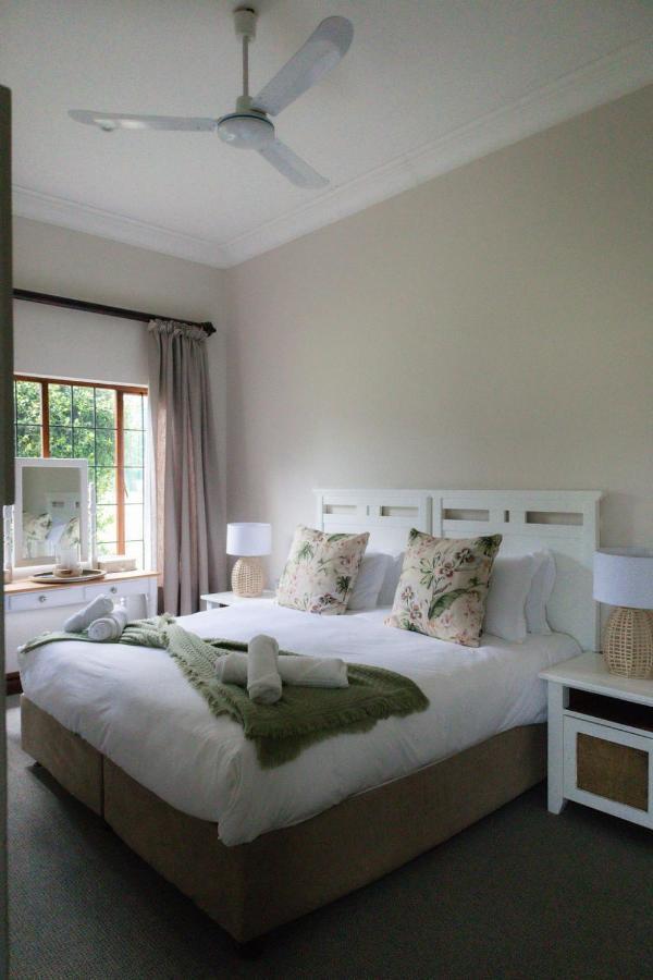 Porterfield Guest House, Champagne Valley ภายนอก รูปภาพ